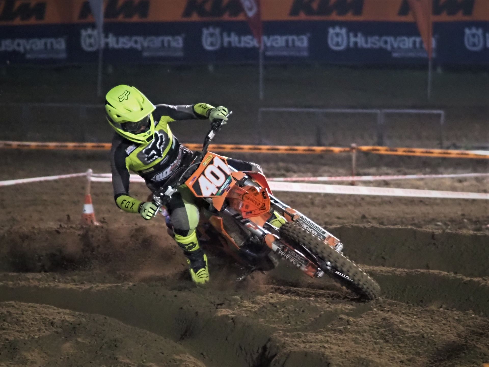 Night Race 2022 – Ein einzigartiges Motocross-Spektakel unter Flutlicht !