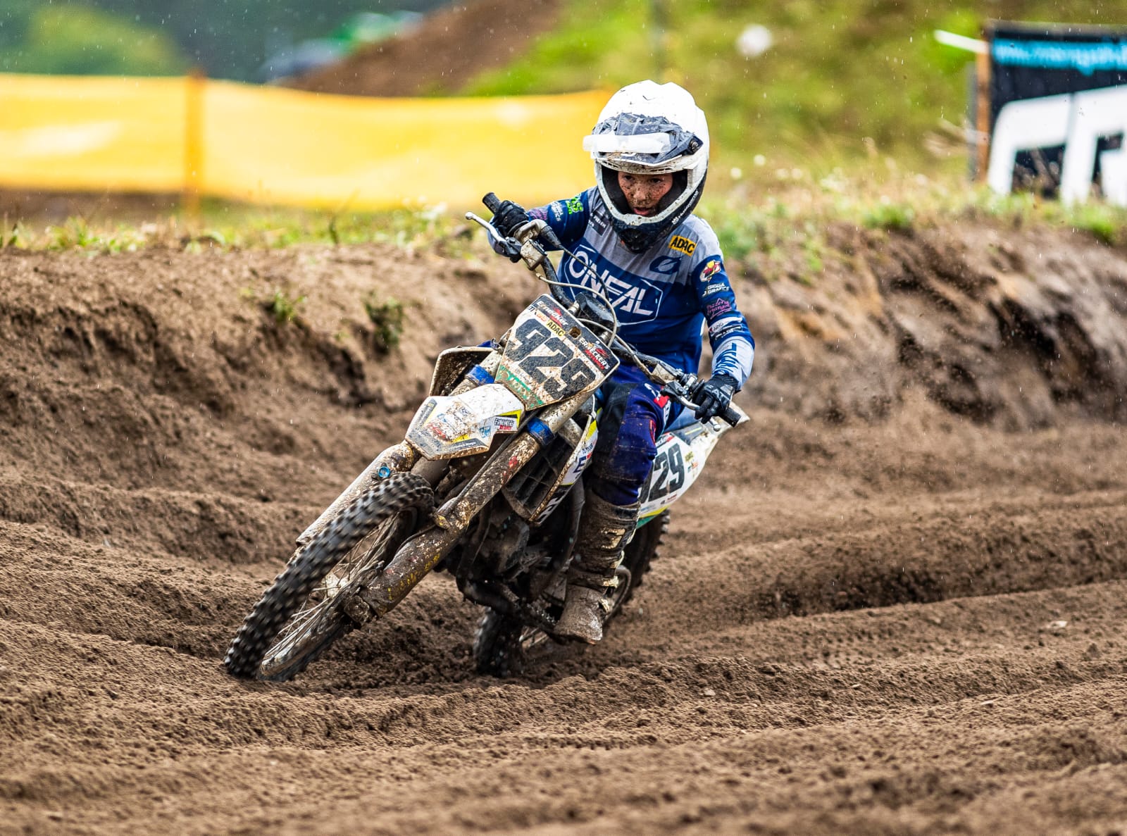 Maximilian Ernecker:  Unter den Top 7 bei den ADAC MX Junior Cup 125er Saison !