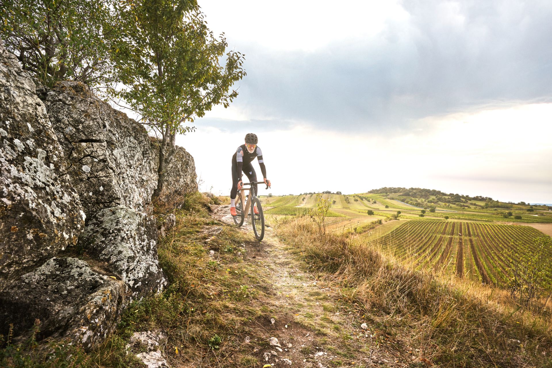 My Esel präsentiert bahnbrechendes E-Gravelbike aus Holz