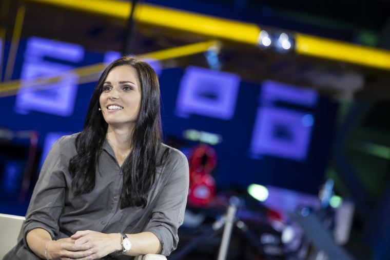 Brad Binder, Pit Beirer und Anna Veith am Montag, 10. August, ab 21:10 Uhr bei „Sport und Talk aus dem Hangar-