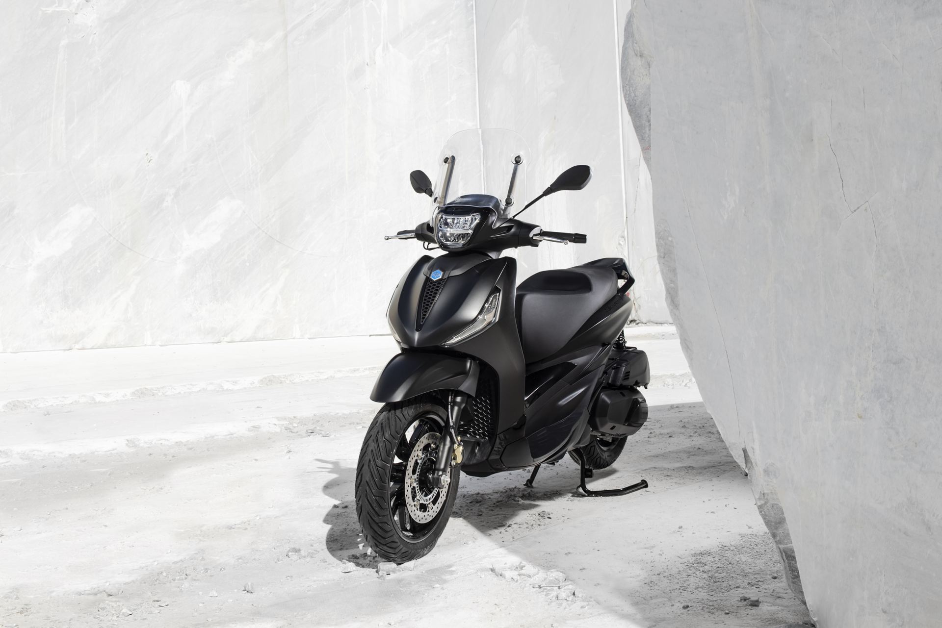 Piaggio präsentiert Deep-Black Special Edition-Serie