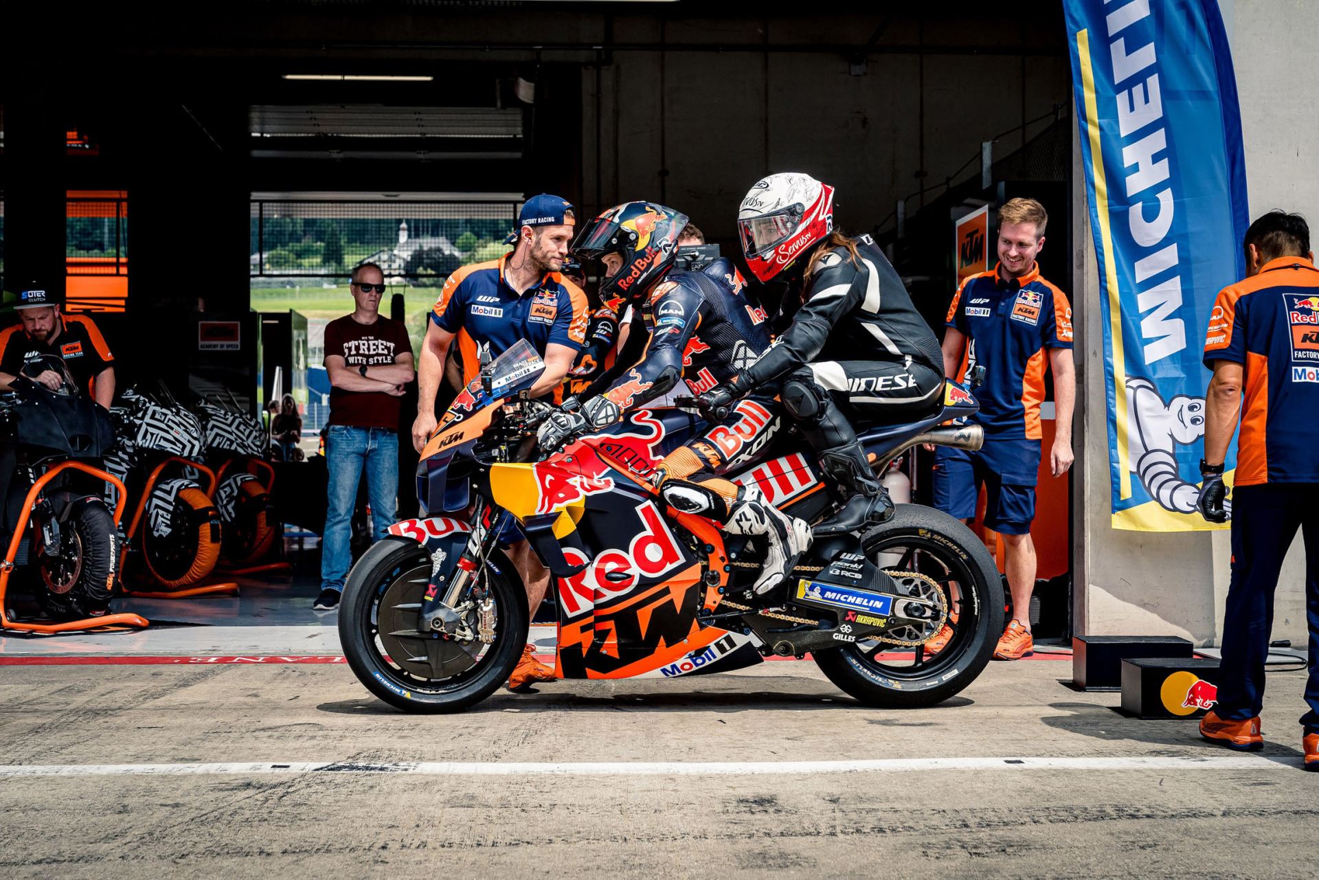 MotoGP-Fans haben Chance auf Taxi-Ride mit echtem Racebike 