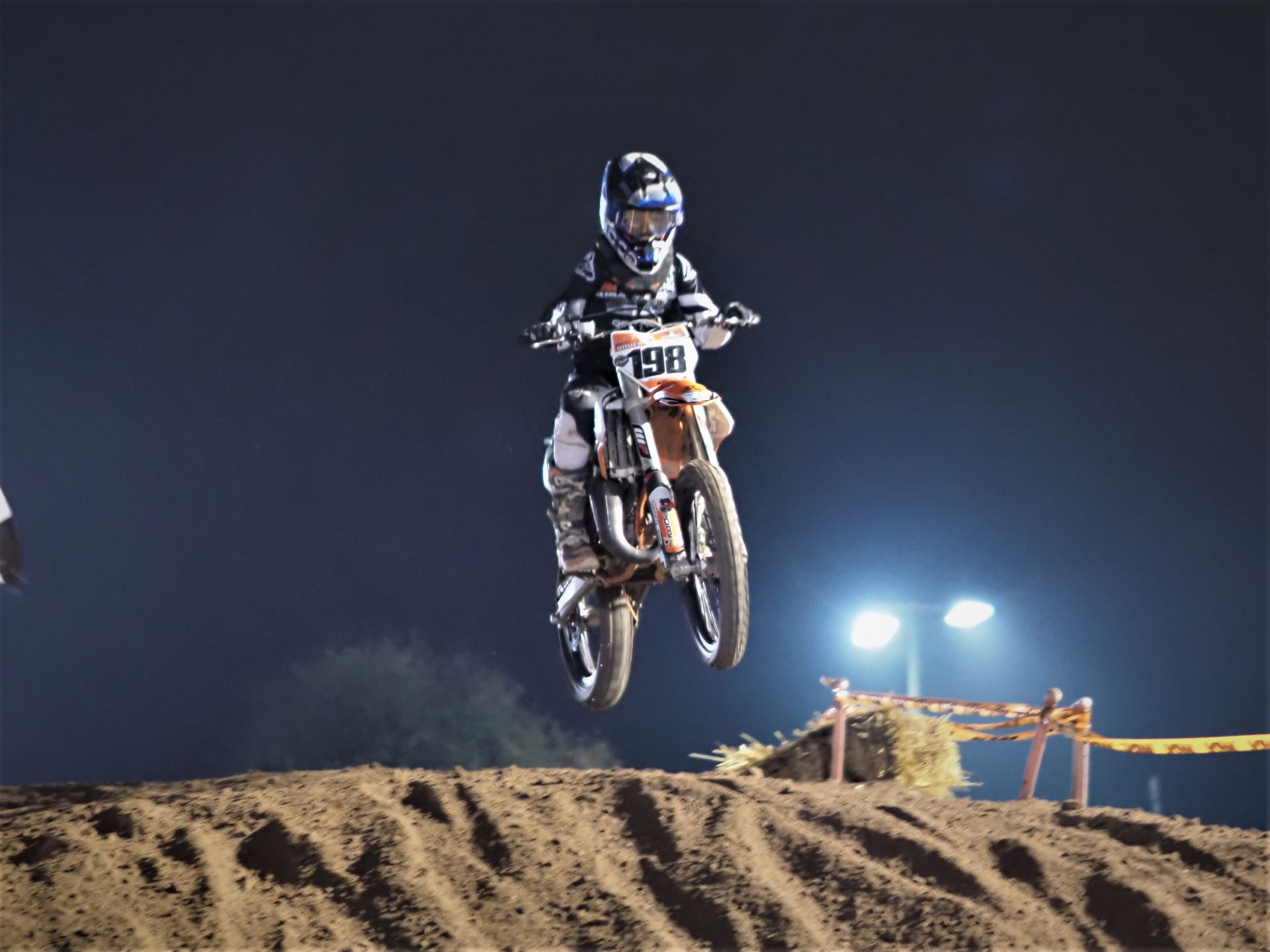 Night Race 2022 – Ein einzigartiges Motocross-Spektakel unter Flutlicht !