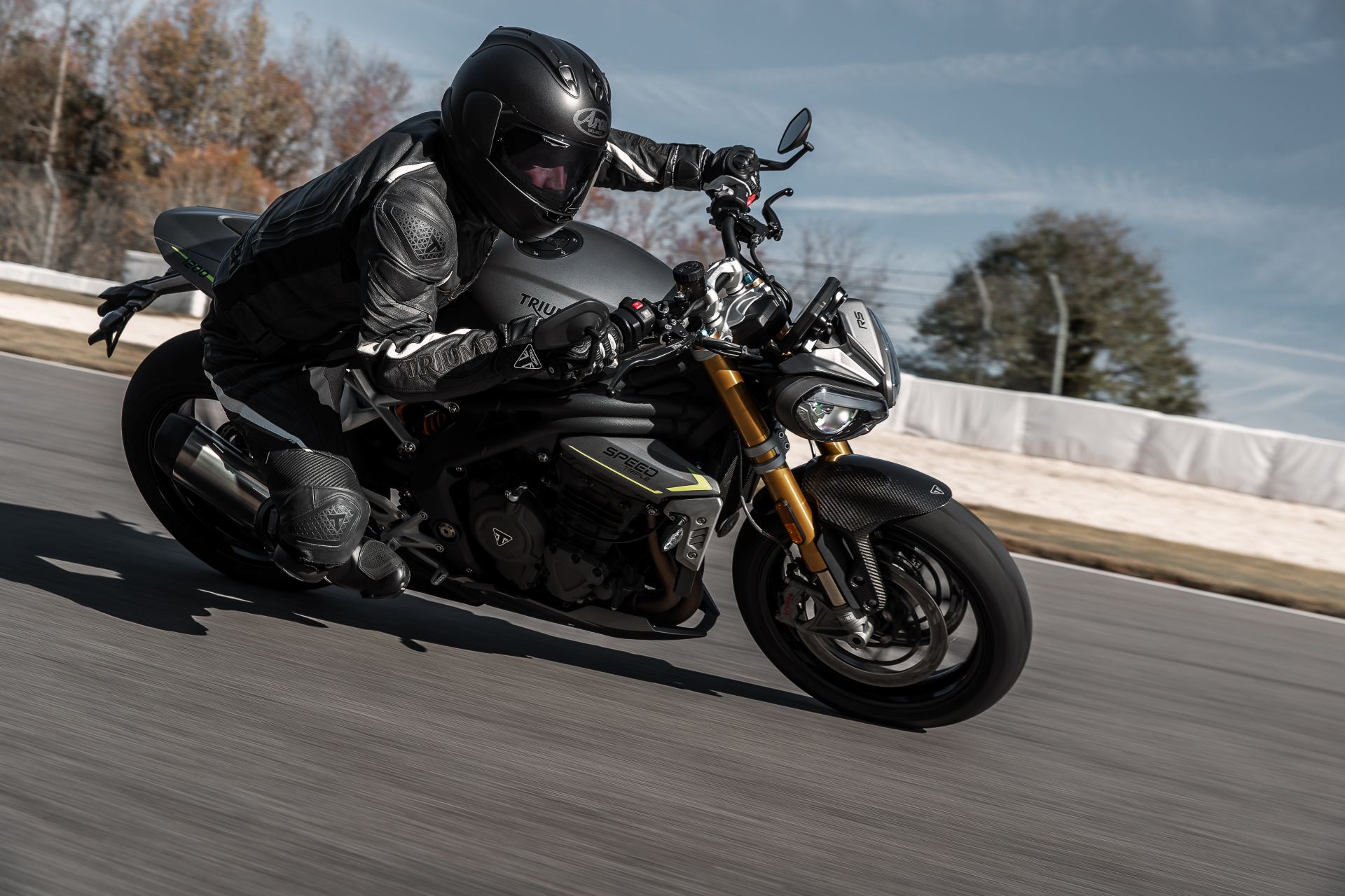 TRIUMPH präsentiert die rundum neu entwickelte Speed Triple 1200 RS