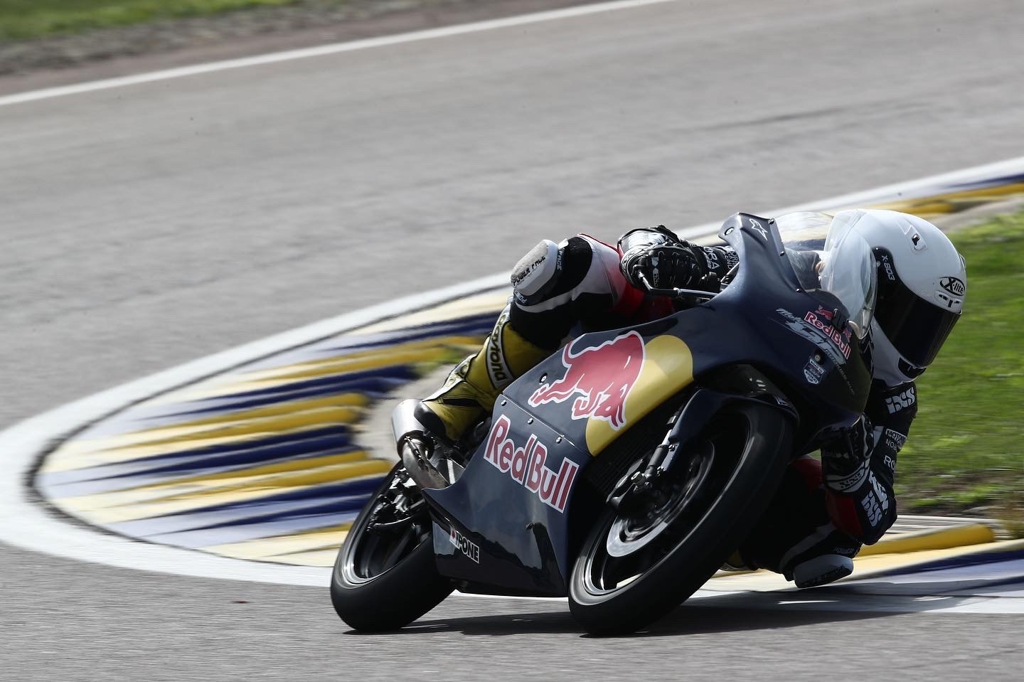 Leo Rammerstorfer: Leo startet 2023 im Red Bull MotoGP Rookies Cup !