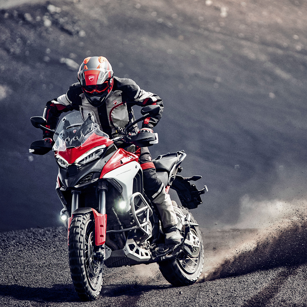 PIRELLI Reifentrio für die neue Ducati Multistrada V4