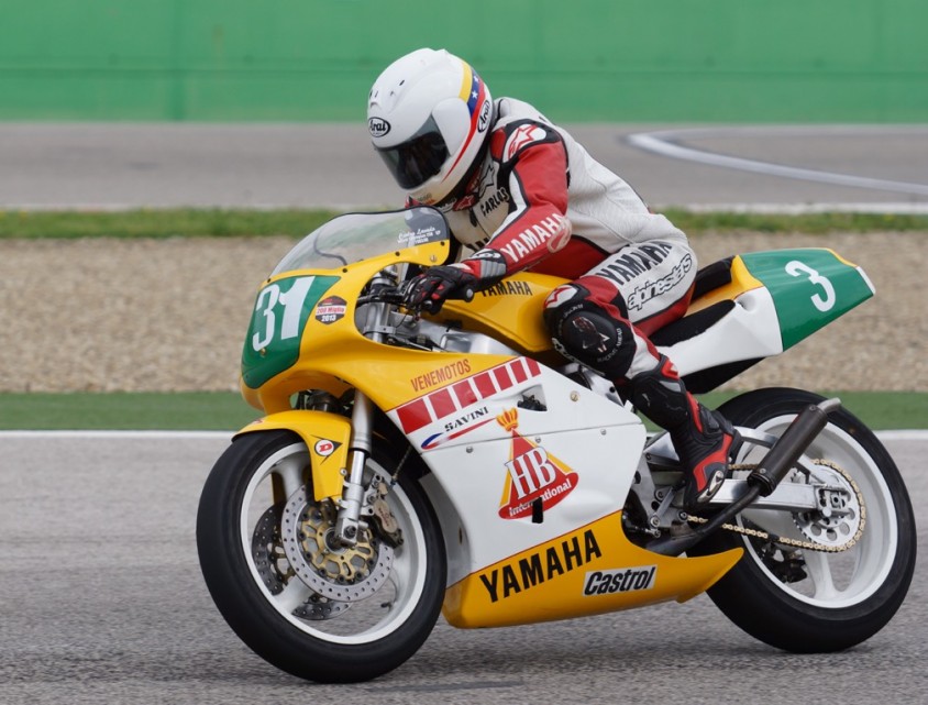 031_carlos_lavado_yamaha_tz250.jpg