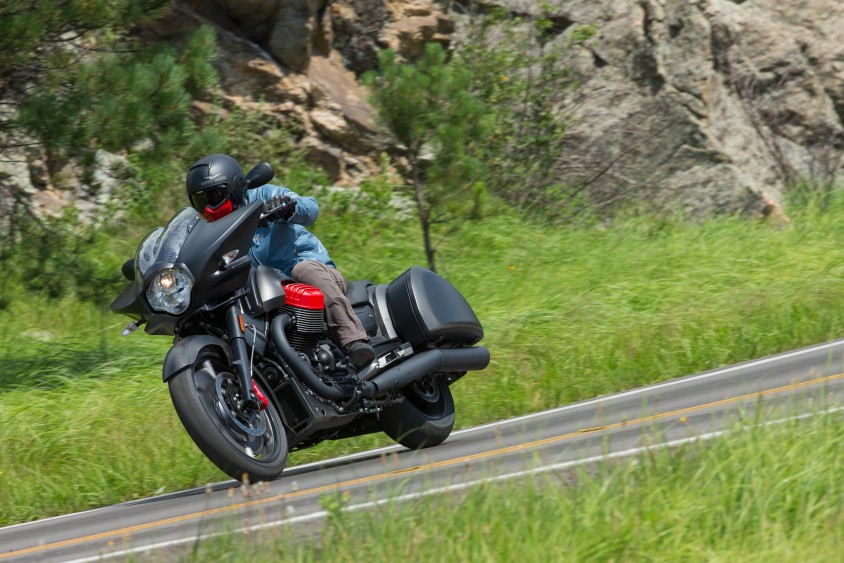 17_moto_guzzi_mgx21_on_the_road.jpg