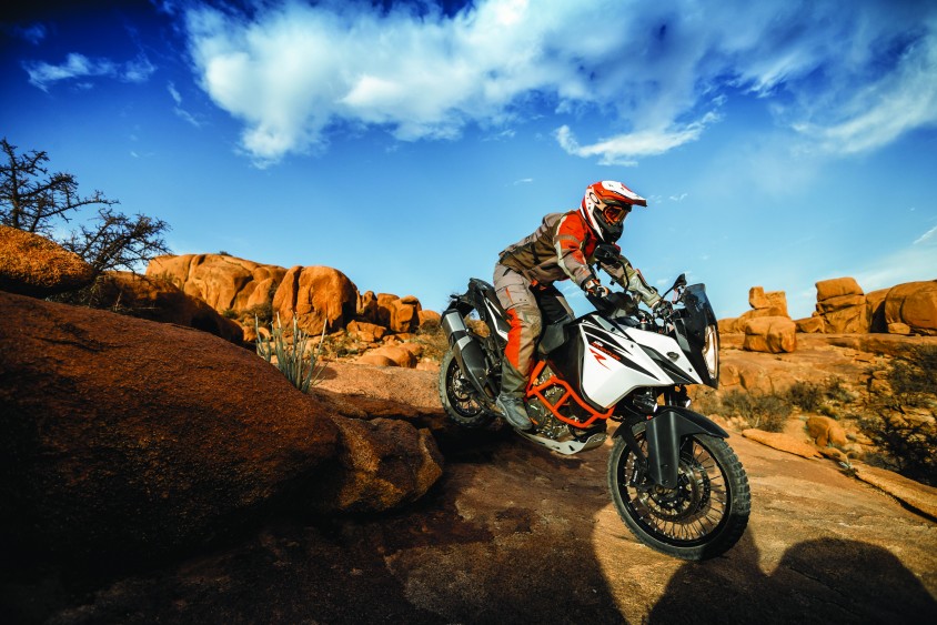 ktm_1090_adventure_r_action.jpg