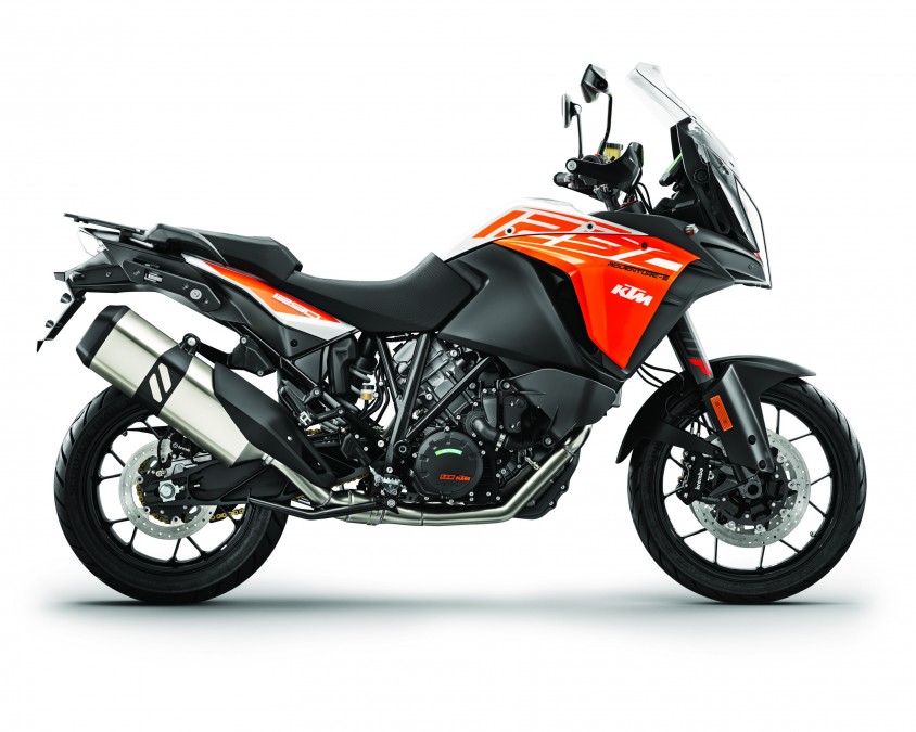 ktm_1290_super_adventure_s_orange_my17_90_right.jpg