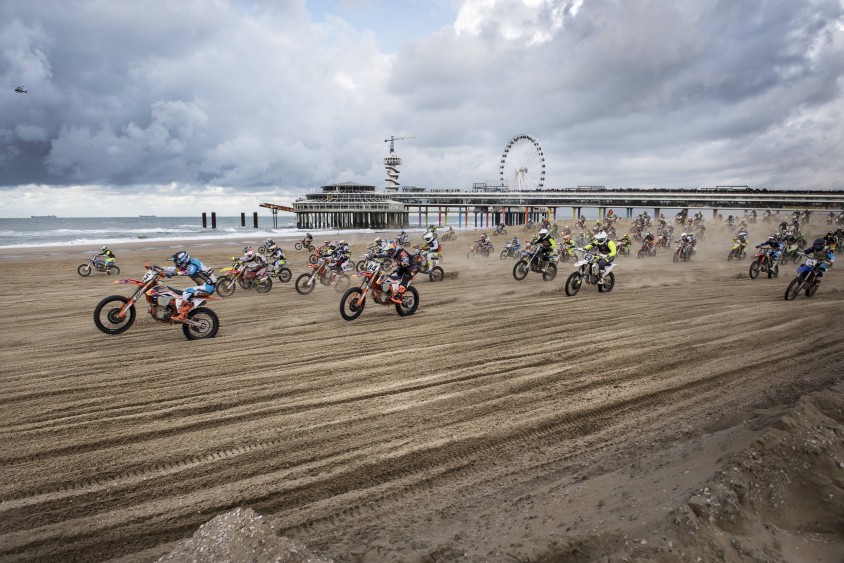 glenn_coldenhoff_jeffrey_herlings_ktm_450_sx-f_start_red_bull_knock_out_2016.jpg