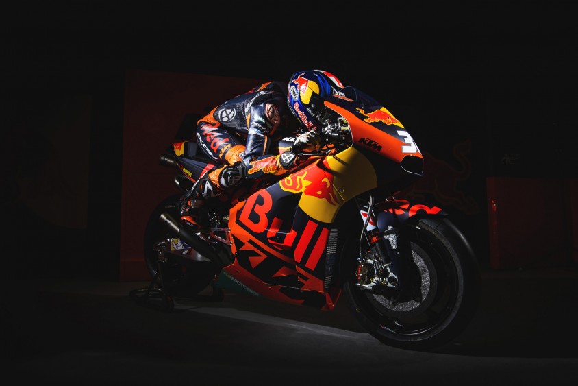 motogp_aut_2017_ktm_team_presentation_c_sebas_romero_red_bull_content_pool.jpg