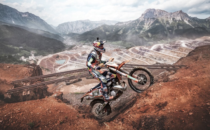 ebrxx3_redbullharescramblecerzbergrodeo.jpg