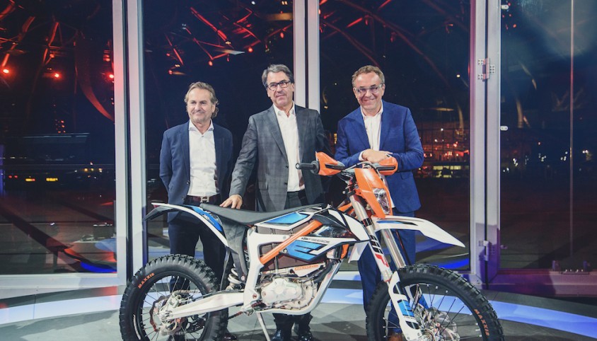 ktm_freeride_e-xc_my2018_trunkenpolz_pierer_kiska_hangar-7.jpg