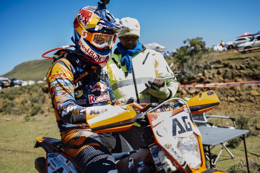 alfredo_gomez_-_ktm_300_exc_-_roof_of_africa_-_2017-2.jpg