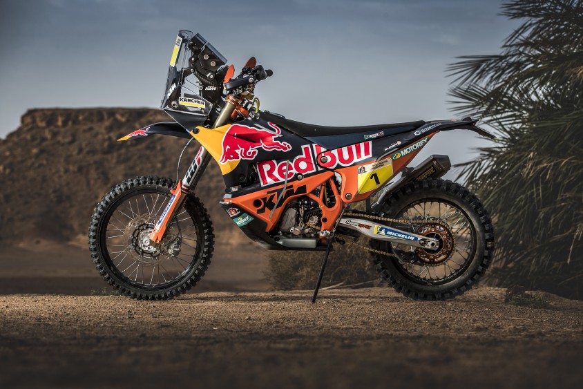 ktm_450_rally_prototype_static_01.jpg