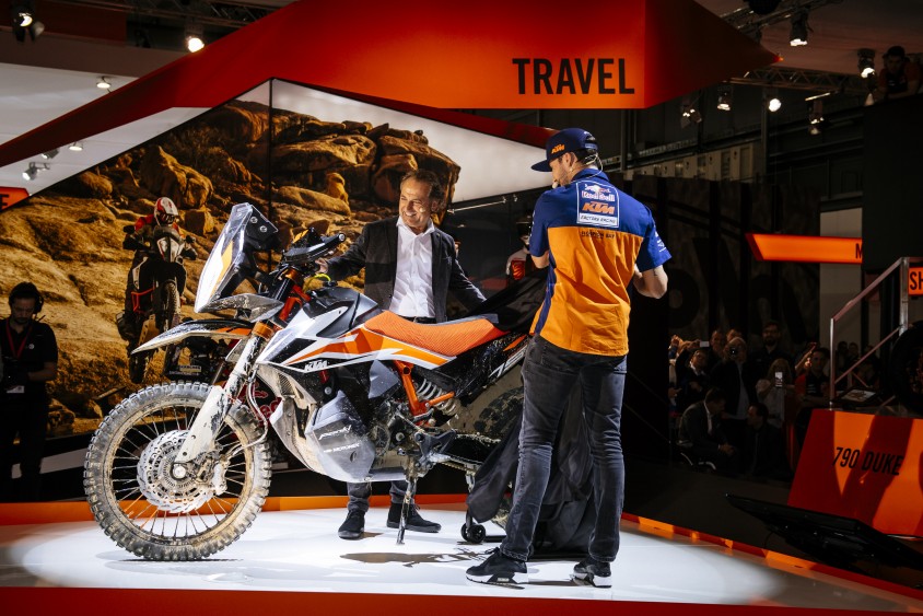 ktm_790_adventure_r_prototype_sunderland_trunkenpolz_eicma_2017.jpg