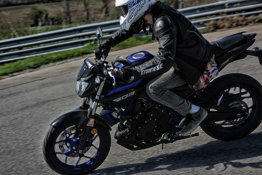 yamaha-mt03-12.jpg