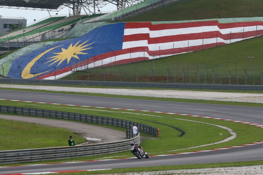 bradley_smith_ktm_rc16_sepang_2017.jpg