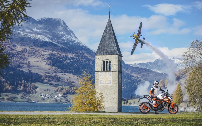 ktm_1290_super_duke_r_se_vs_.jpg