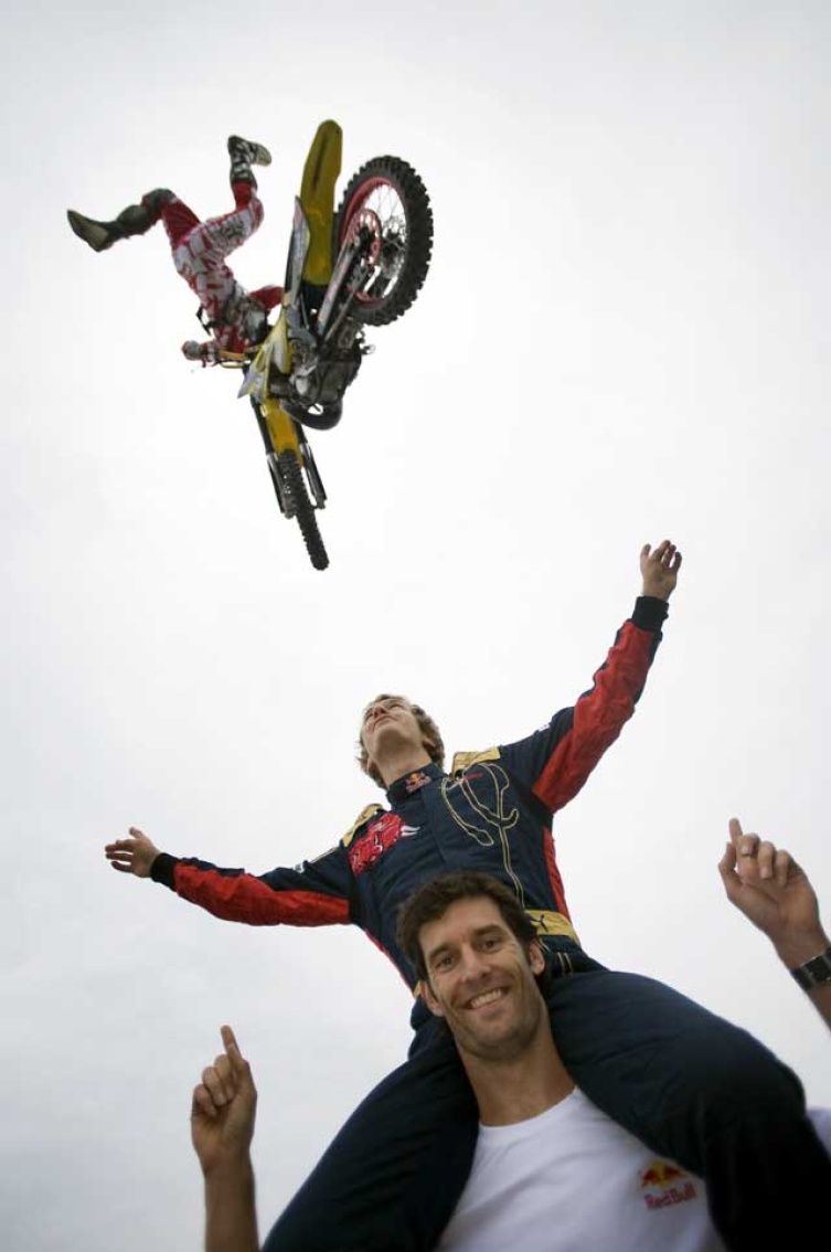 Sebastian Vettel & Mark Webber bei den Red Bull X-Fighters 2008 in Wuppertal - © Jörg Mitter