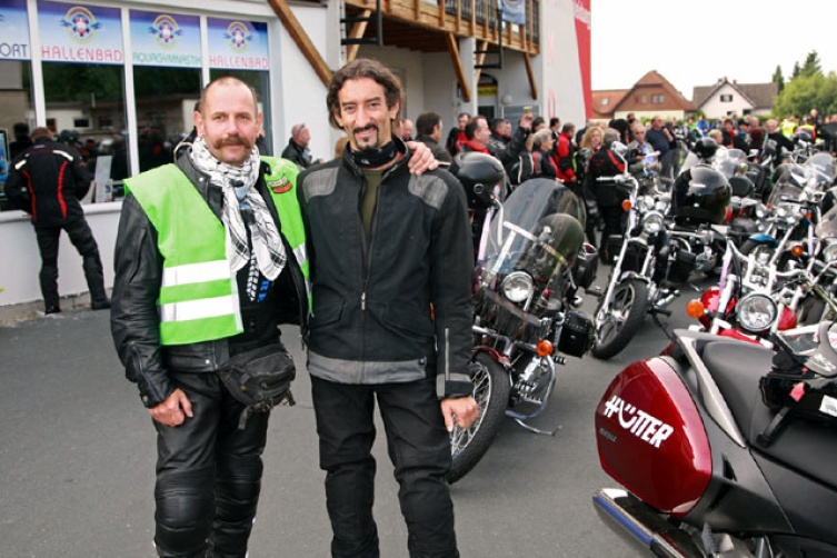 Motorradgottesdienst 2009: Hand in Hand und nicht gegeneinand