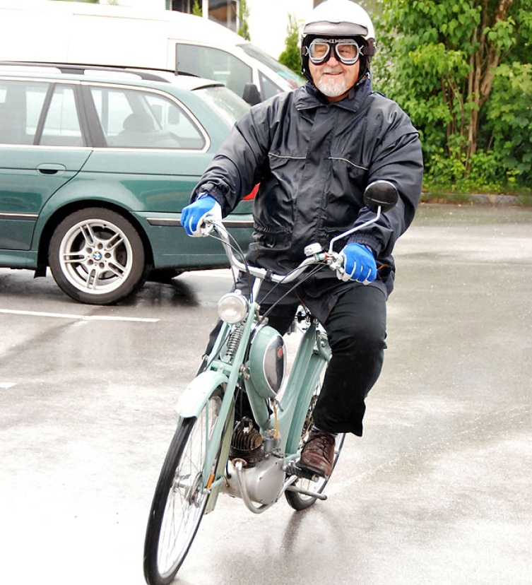 Oldtimerfreaks sind nicht aus Zucker: Neopren-Handschuhe an und los geht