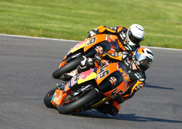 Das dynamische deutsch-österreichische Duo Bauer/Nebel holt die Markenmeisterschaft für KTM