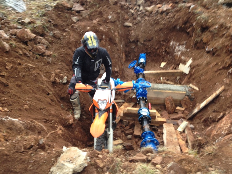 HÖHEN & TIEFEN mit Freunden für Peter Nesuta zum Xtreme Enduro Saisonende 2011!