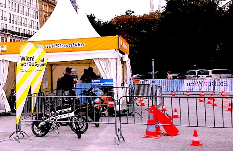 Stadt Wien MA36 mit Safebike und Strombike bei der Gamecity Vienna