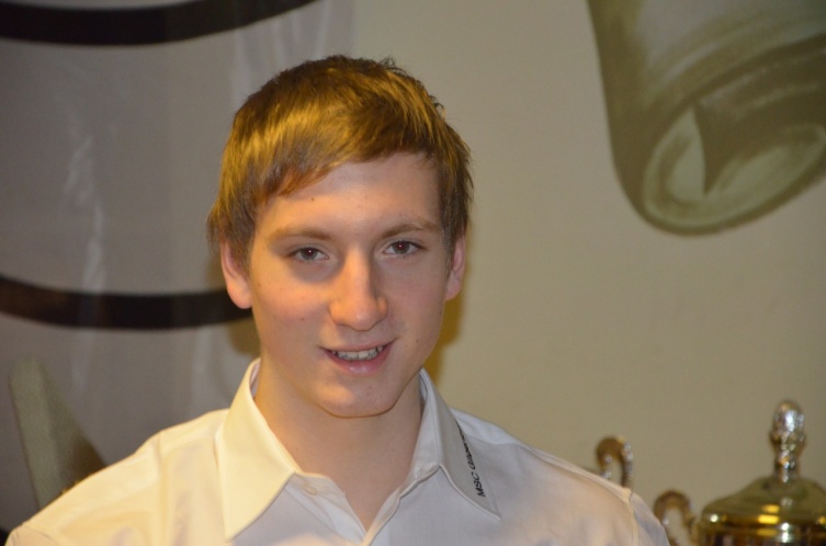 Winner-Face Lukas Höllbacher! Der 18-jährige Supermoto-Staatsmeister startet für den MSC Gilgenberg (Foto: Tom Katzensteiner)