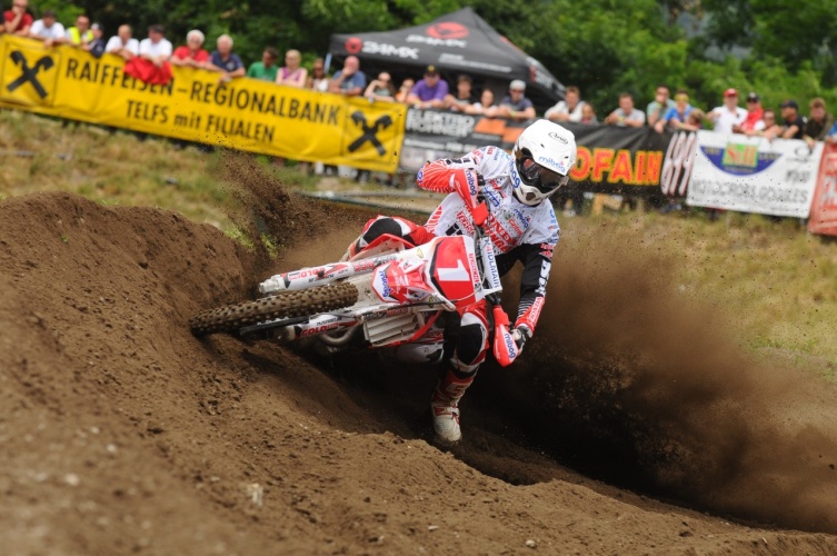 Honda-Pilot Günter Schmidinger mit dem Doppelsieg in Rietz (Foto: Erwin Hetfleisch)