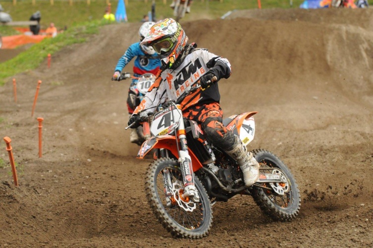 Der blonde Wirbelwind aus Salzburg: Marcel Stauffer (Team Salzburg - raceparts.at) gewann heuer bereits beim Saisonauftakt der Jugend ÖM in Weyer beide Rennen! (Foto: Heti/supercross.at)