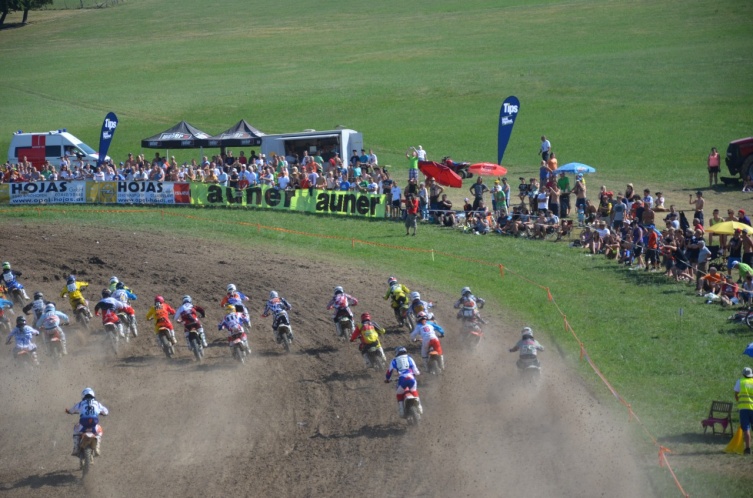 Beim Start in Seitenstetten geht es leicht bergauf!