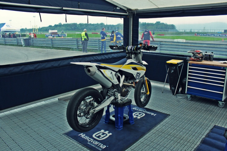 Die neue Supermoto FS450