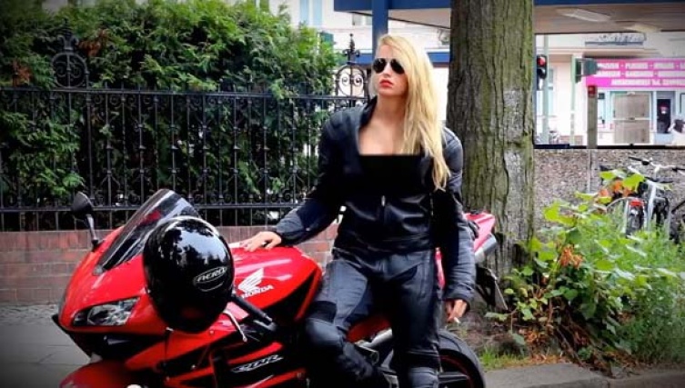 Frau sucht mann motorrad