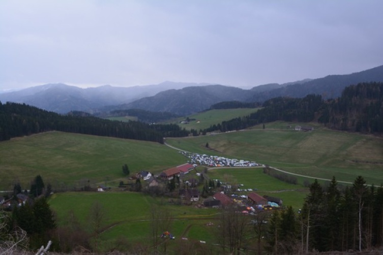 Blick über das Tal des Endurorennens Möderbrugg