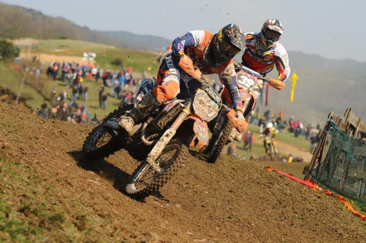 Letztes Jahr sicherte sich der 18-jährige Tiroler Lukas Stucken den MX 2 ÖM Tagessieg in Rietz. Der Kini KTM Junior Team Fahrer möchte auch heuer in Rietz um die Spitzenplätze kämpfen! (Foto: Heti/supercross.at)