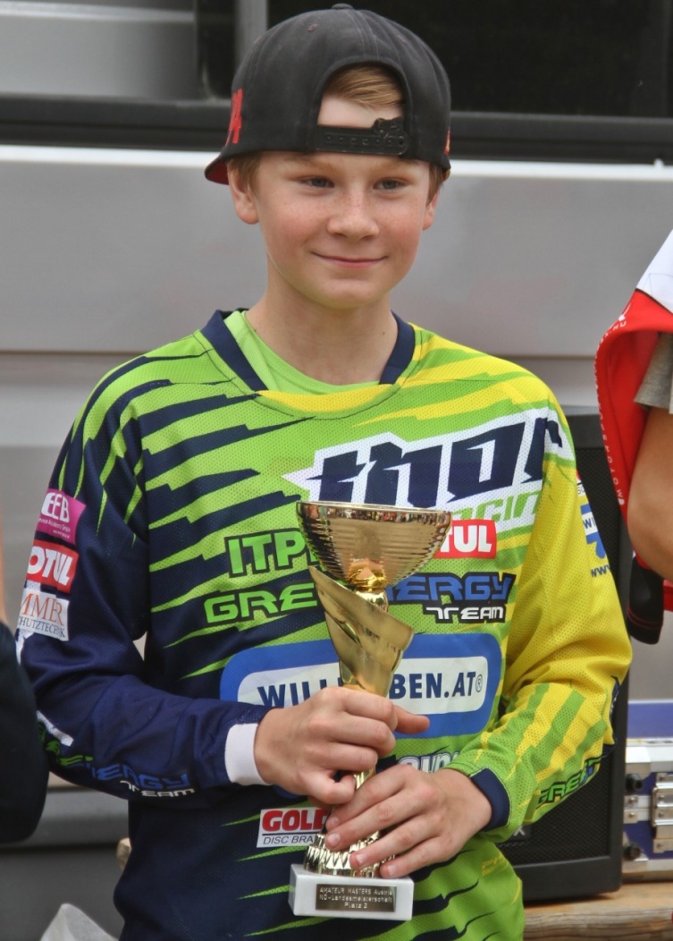 Greenergy MX Teamrookie Marvin Salzer führt überlegen in der 85ccm Landesmeisterschaft. Der erst 12-jährige Nachwuchsfahrer könnte damit heuer nach dem OÖ Motocross Cup Titel und dem MX Masters Austria Gesamtsieg in der 65ccm Klasse seinen ersten 85er Landesmeistertitel holen! (Foto: mx-greenergy.at/Auferbauer)