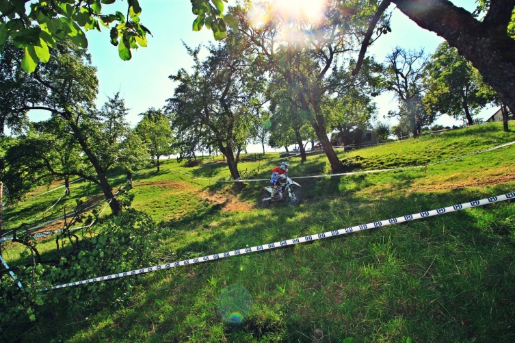 Das wunderbare Ambiente im Mühlviertel auf der ACC Teststrecke - Hier Patrick Auer im Bild