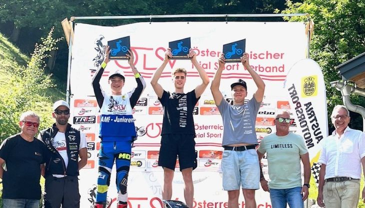 Matthias Schmidt startet heuer erstmals in der blauen Spur, der zweithöchsten Klasse der Österreichischen Trial Meisterschaft – und legte gleich einen großartigen Saisonstart hin!