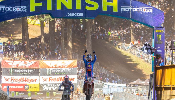 Red Bull KTM Factory Racing-Pilot Sexton fuhr mit seiner KTM 450 SX-F FACTORY EDITION die zweitschnellste Zeit im 450MX-Qualifying und fühlte sich schnell wohl auf dem harten, glatten Untergrund der Washougal-Strecke.