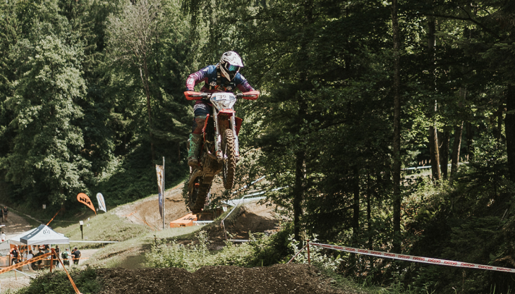 Hitzeschlacht in Mattighofen – ÖM-Lauf mit allem, was Motorsport ausmacht – Dramen, Podien und Siegermentalität.
