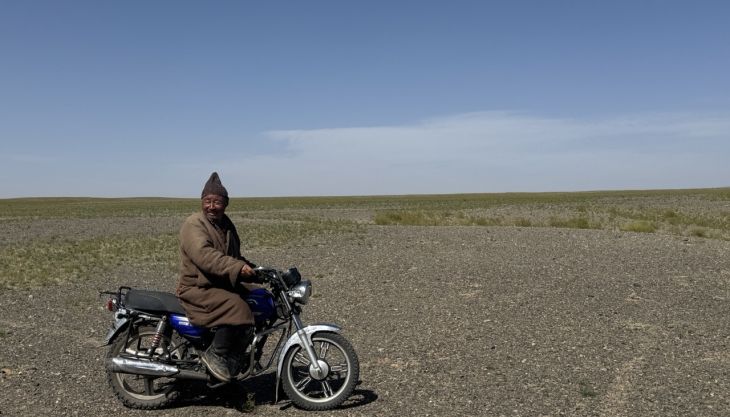 Seit 2013 organisiert Probike Mongolia LLC Motorradtouren für Abenteuerlustige aus aller Welt. Das kleine, familiäre Unternehmen steht für Qualität, Zuverlässigkeit und persönliche Betreuung. Letztens mit Kinigadner Klaus unterwegs.