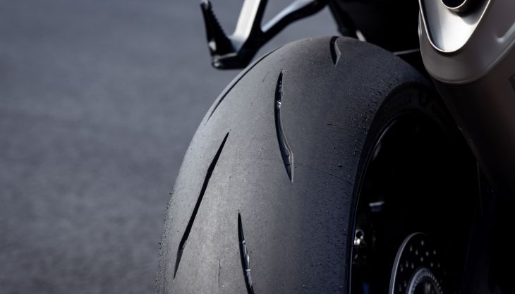Mit dem Start ins neue Jahr richtet Bridgestone seinen Fokus im Motorradsegment auf die kommende Saison und setzt dabei seine Präsenz auf führenden Branchenveranstaltungen fort.
