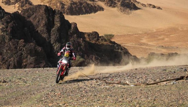 Bislang hatte der orangefarbene Clan das Feld dominiert, wobei sich Edgar Canet und Daniel Sanders den Erfolg auf drei Sonderprüfungen teilten.