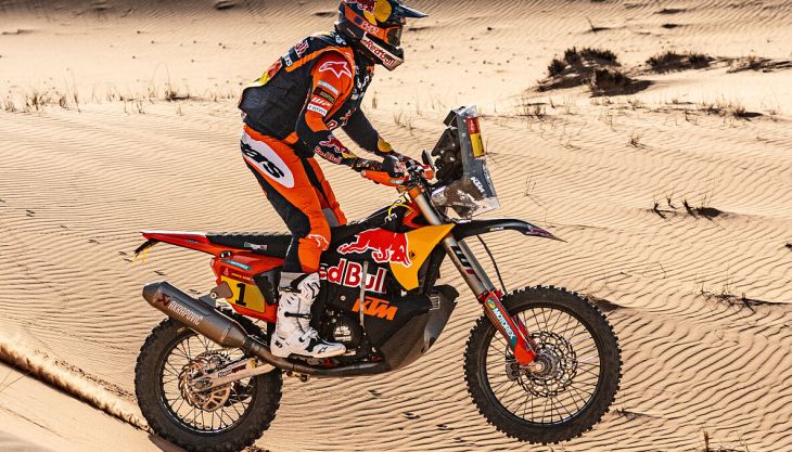 Daniel Sanders war auf der ersten großen Sandetappe nach Riad kurz vor dem Ruhetag in Hochform - musste aber wegen einer Geschwindigkeitsübertretung eine Strafe und 6 Min verbüßen.