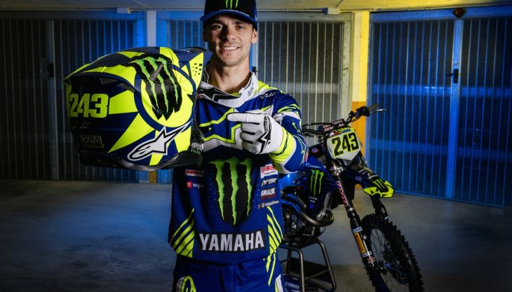 Tim Gajser vom Monster Energy Yamaha Factory MXGP-Team würdigt an diesem Wochenende eine der erfolgreichsten Ikonen der Yamaha-Rennsportgeschichte, indem er beim MXGP von Trentino eine spezielle Valentino-Rossi-Tribut-Lackierung präsentiert.