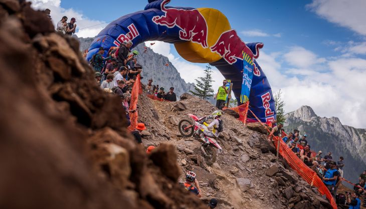 Mit dem Hard Enduro World Ranking erhält der internationale - nationale Hard-Enduro-Sport erstmals ein unabhängiges und dauerhaftes Weltranglistensystem. Seit 1. Februar 2026 wurden Fahrerleistungen weltweit auf Basis tatsächlicher Rennergebnisse vergleichbar und transparent bewertet. Hier das aktuelle Reglement mit Stand Juni 2026.