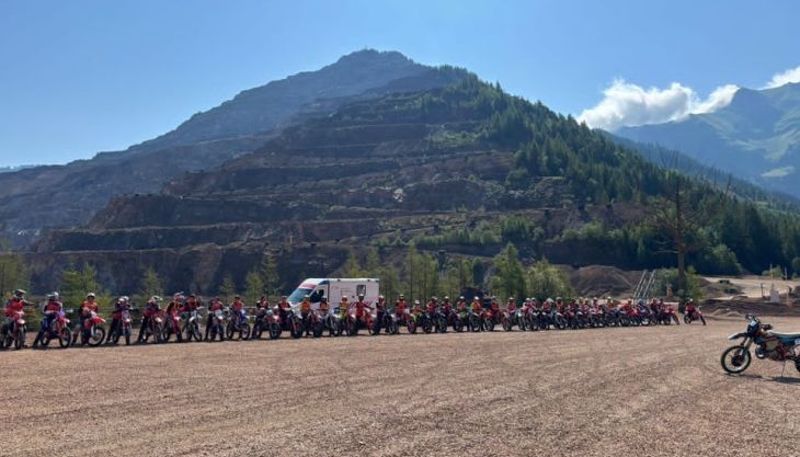 Dieses Wochenende ist es wieder so weit: Enduro Osttirol schlägt zum bereits 13. Mal in Folge seine Zelte am legendären steirischen Erzberg auf – restlos ausverkauft und legendär wie eh und je!